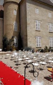 Cour du château de Saint Sorlin en Bugey